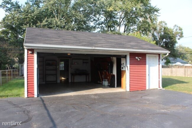 Building Photo - 4 br, 2 bath House - 3620 W Alexis Rd