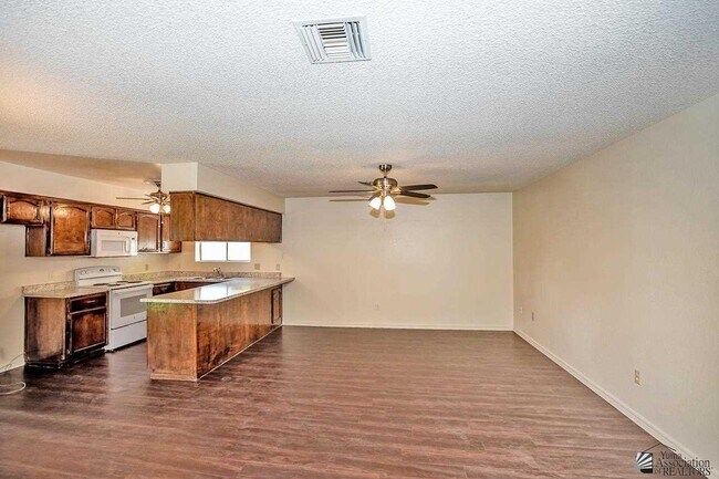 Foto del edificio - 3127 W 18th St