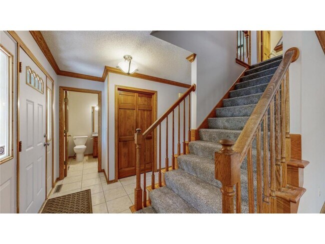 Building Photo - 2103 Folwell Dr SW