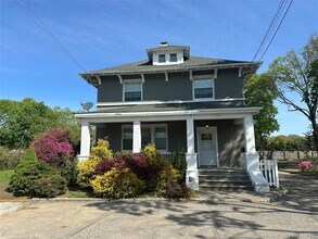 Building Photo - 1109 Pulaski Rd