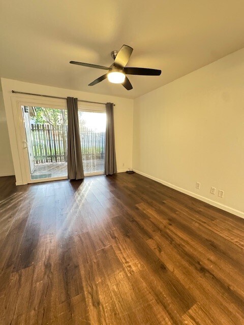 Foto del edificio - 5434 Roundtree Ct