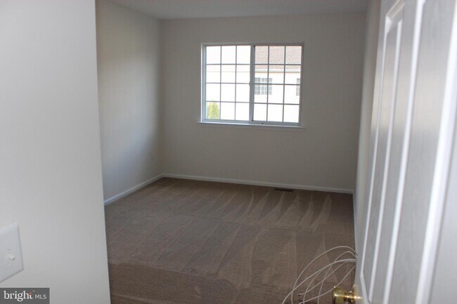 Building Photo - 11 Sesame Dr