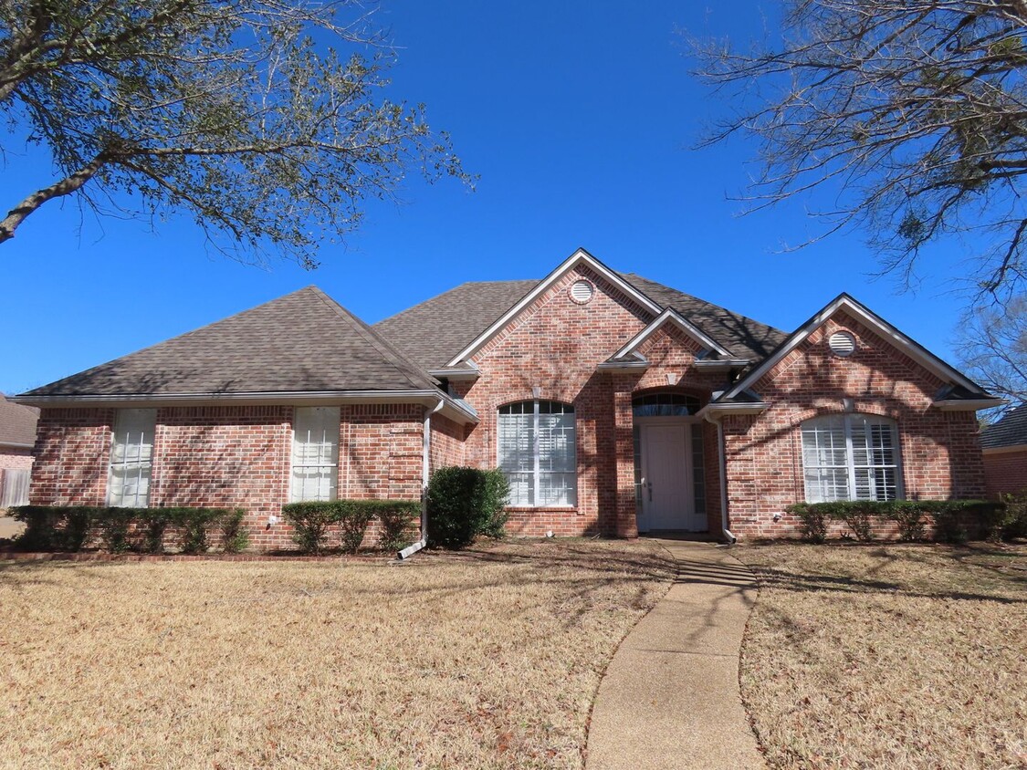 Foto principal - South Tyler! Stunning 4 Bedroom, 2.5 Bath ...