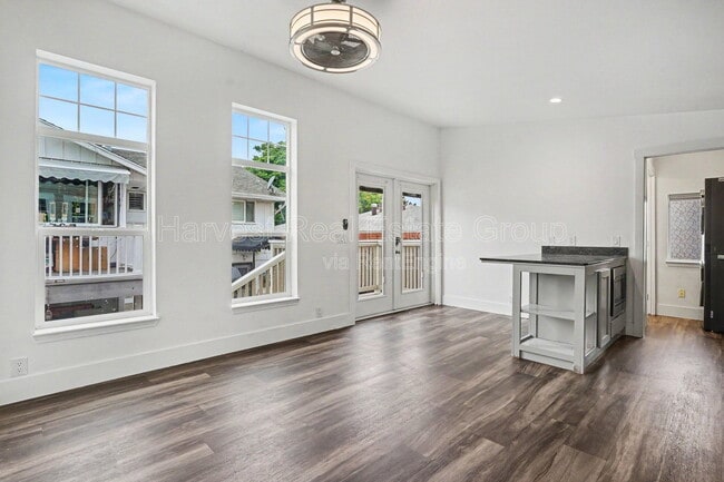 Building Photo - 33158 7th St