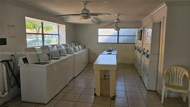 Building Photo - 17255 SW 95th Ave