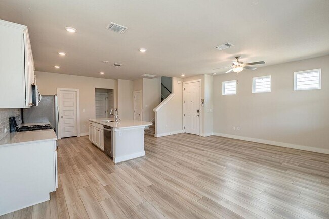 Foto del edificio - 7400 Travertine Spring Dr
