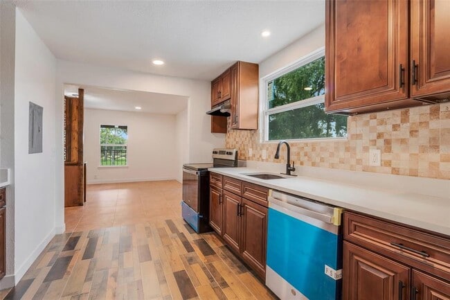 Foto del edificio - 13832 South Bay Lake Rd