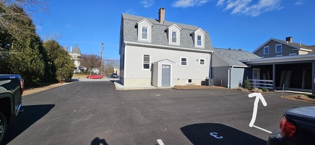 Photo - 606 Putnam Pike (Smithfield, RI) Apartment