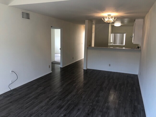 Foto del edificio - 7340 Foothill Blvd