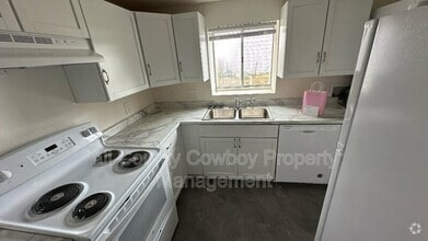 Building Photo - 705 Ferris Ct