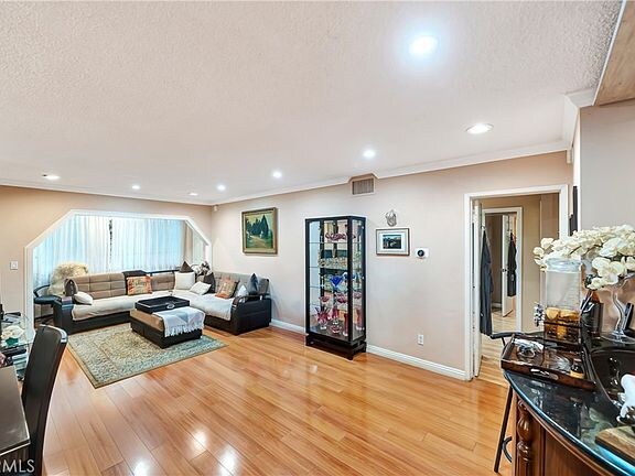 Foto del edificio - 1734 N Fuller Ave