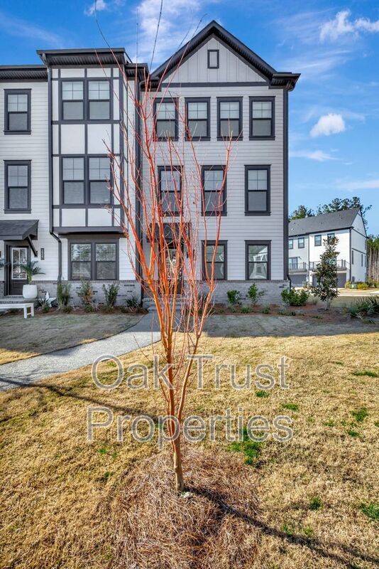 Foto del edificio - 236 Somerset Acrs Dr