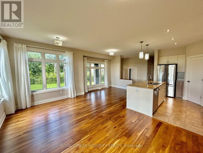 Photo du bâtiment - 798 Carnelian Cres