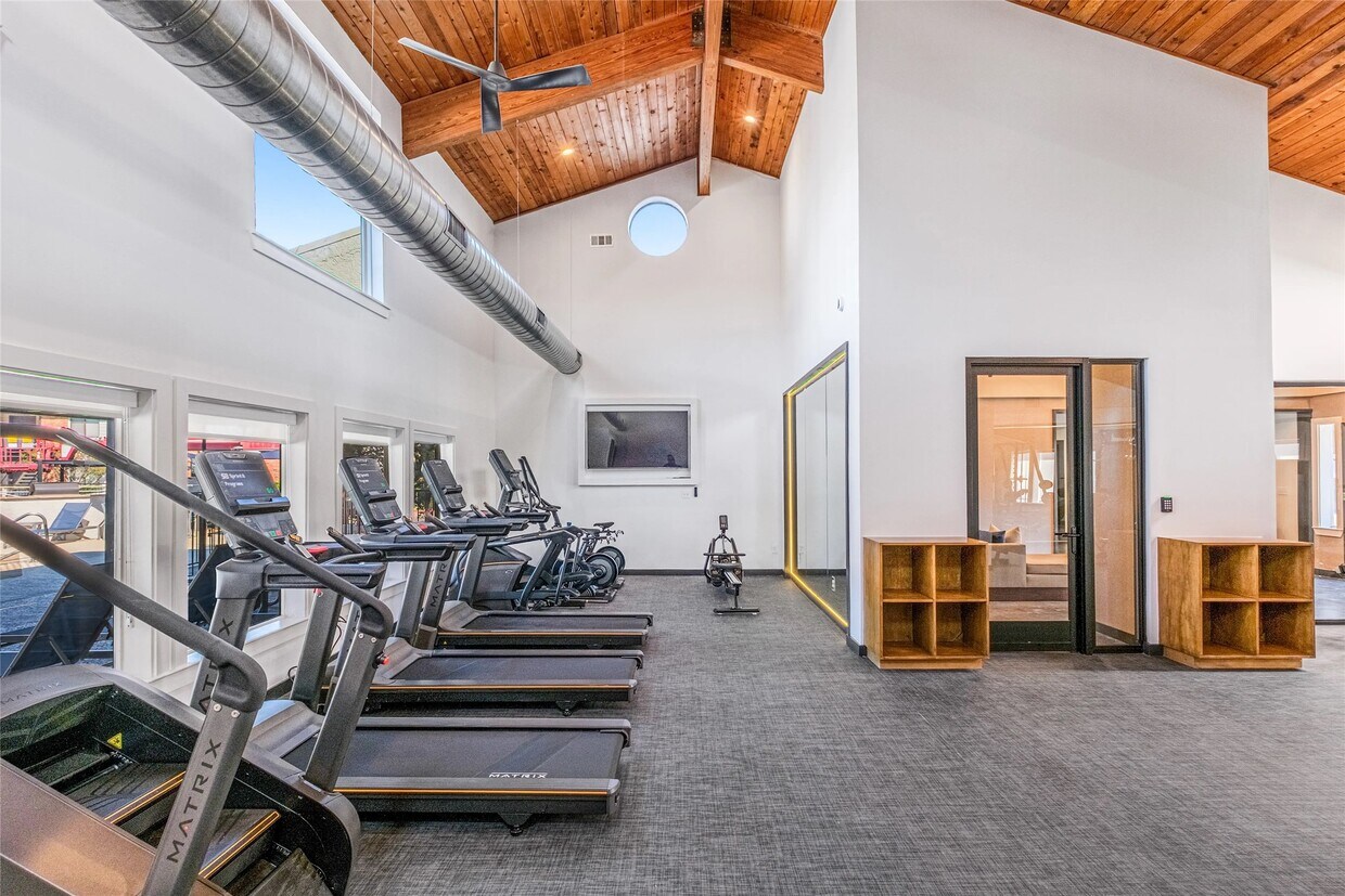 Foto principal - 4600 W Pioneer Dr