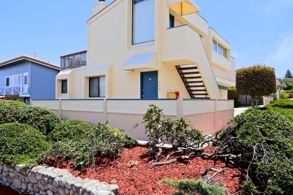 499 Irving Ave Unit C, Monterey, CA 93940 Apartments in Monterey, CA