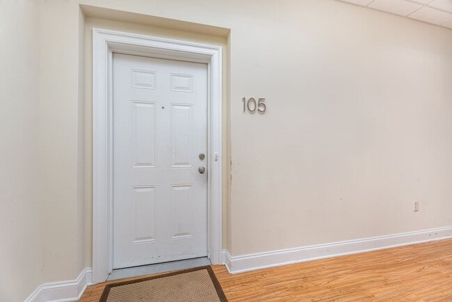 Building Photo - 105 High Pointe Dr