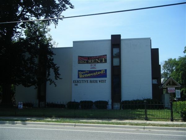 Building Photo - 541 Wildwood Ave