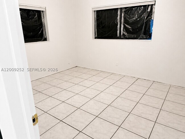 Foto del edificio - 728 SW 7th St