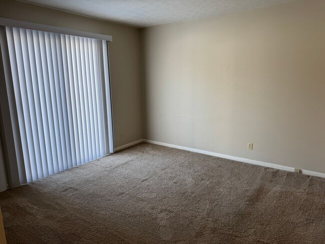 Building Photo - A4310D-F WALNUT RD (3FM)