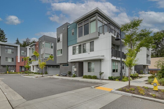 Building Photo - *Beautiful Modern 3 Bed Kirkland Townhome Available Now!*