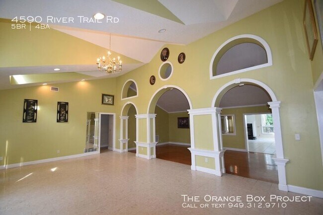 Foto del edificio - 4590 River Trail Rd