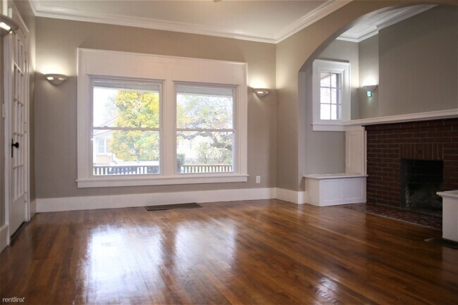 Building Photo - 3 br, 1 bath House - 1836 Thelma Ave SE