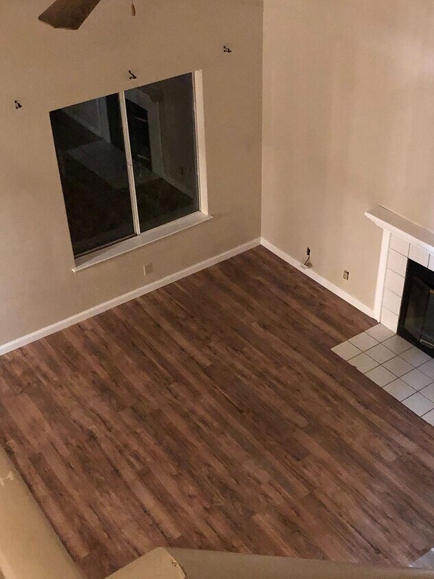 Foto del edificio - 1048 Fallon Woods Way