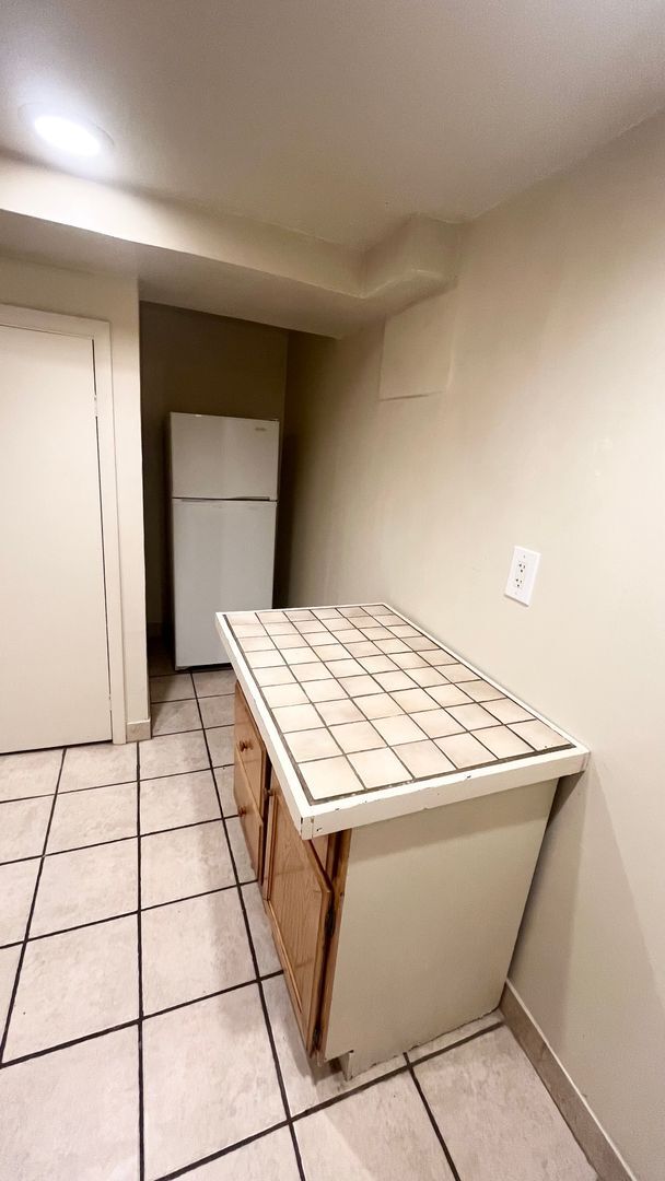 Foto del edificio - 2583-2585 S 700 E