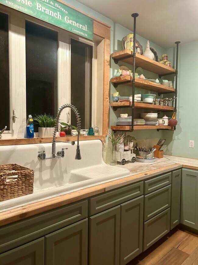Building Photo - Charming 3BR House in Cornersville TN