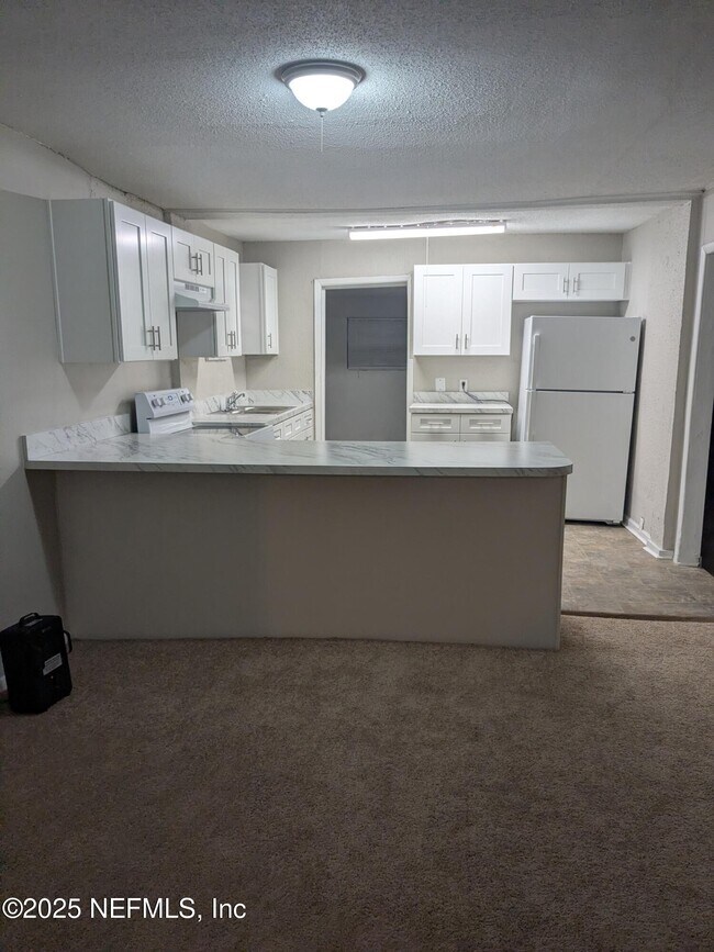 Foto del edificio - 1217 W 29th St