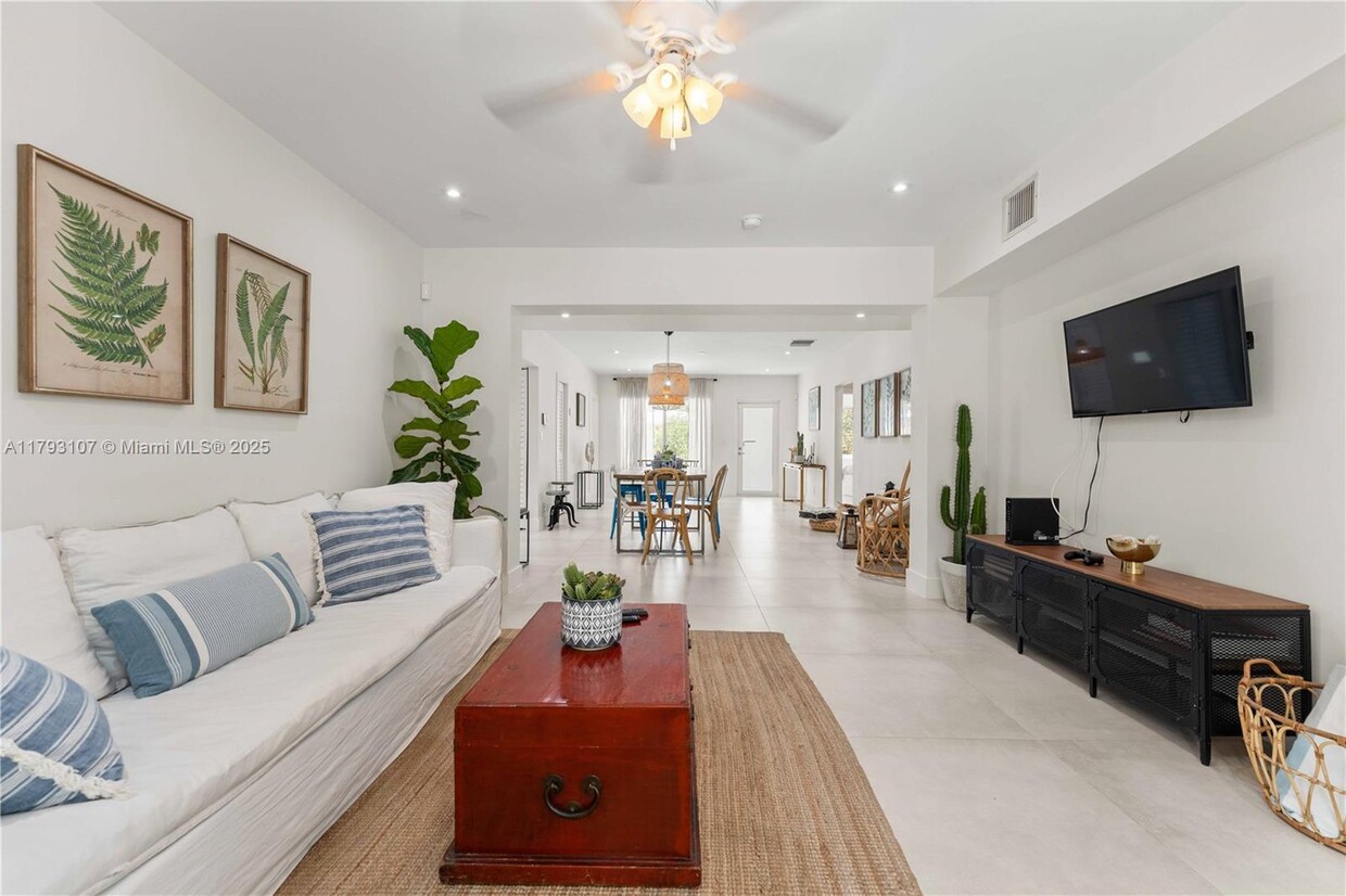 Foto principal - 38 NE 50th St