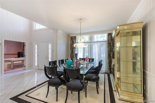 Foto del edificio - 5874 Orchard Woods Dr