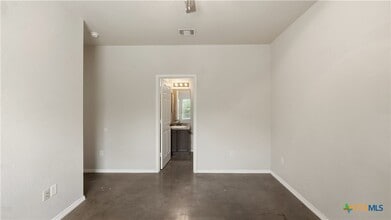 Building Photo - 147 Rosedale Ave