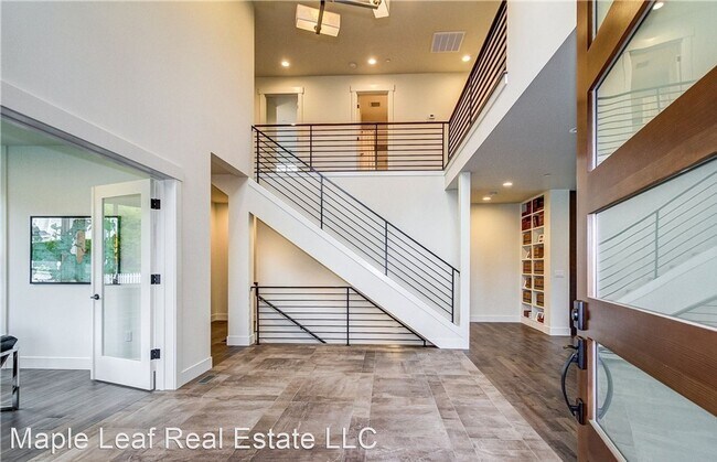 Building Photo - 5 br, 4 bath House - 902 5th St