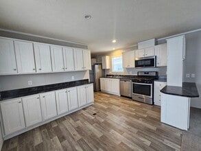 Building Photo - 46000 Geddes Rd