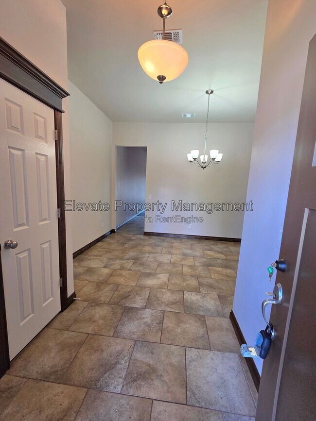 Foto del edificio - 2300 Starwood Wy