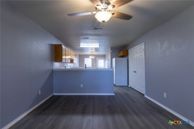 Building Photo - 3409 Toledo Dr