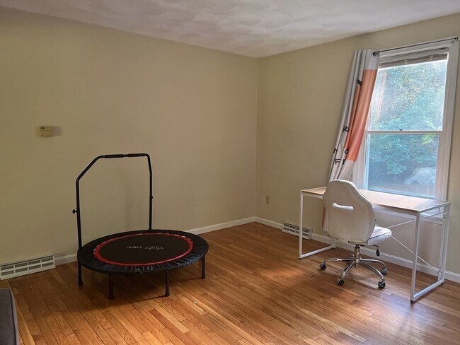 Building Photo - 75 Tenney Rd