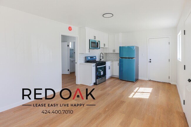Building Photo - Bright and Spacious One Bedroom with New S...