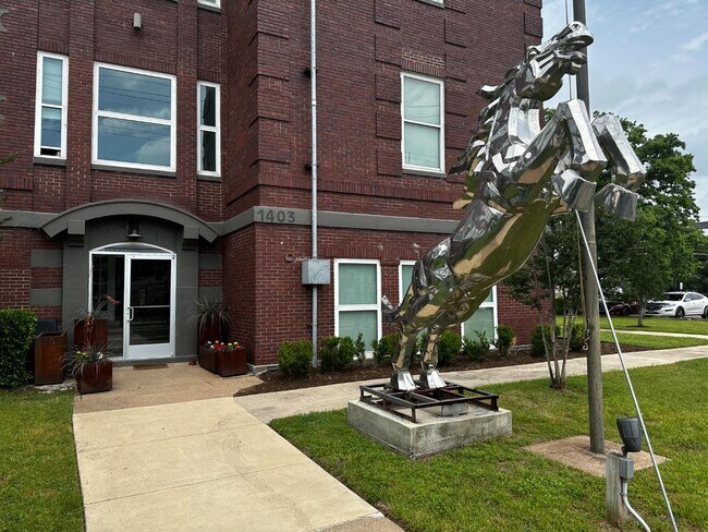 Foto del edificio - 1403 Corinth St