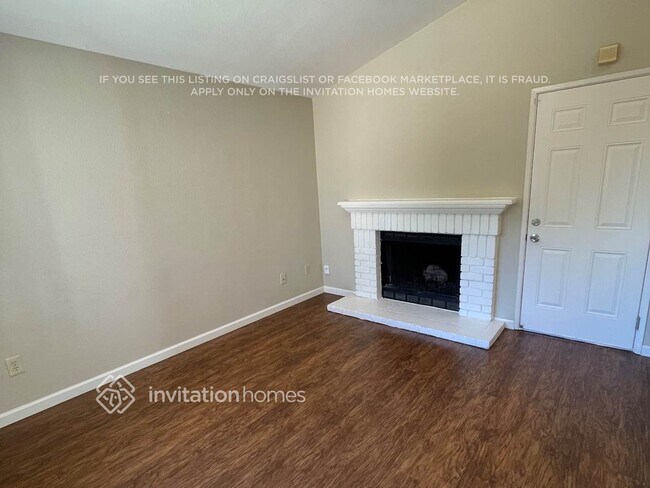 Foto del edificio - 1812 Johnson Dr