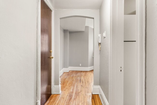 Building Photo - MacConnor Apartments