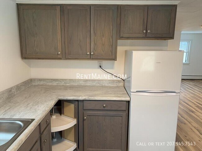 Foto del edificio - 1084 School St