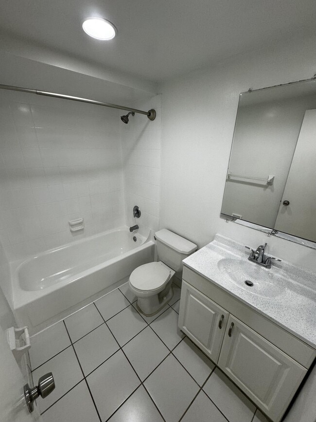 Building Photo - 8461 Springtree Dr