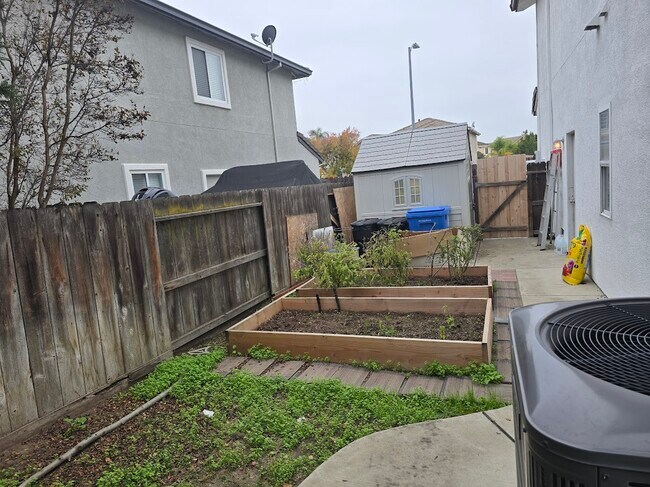 Foto del edificio - 1176 Junction Dr