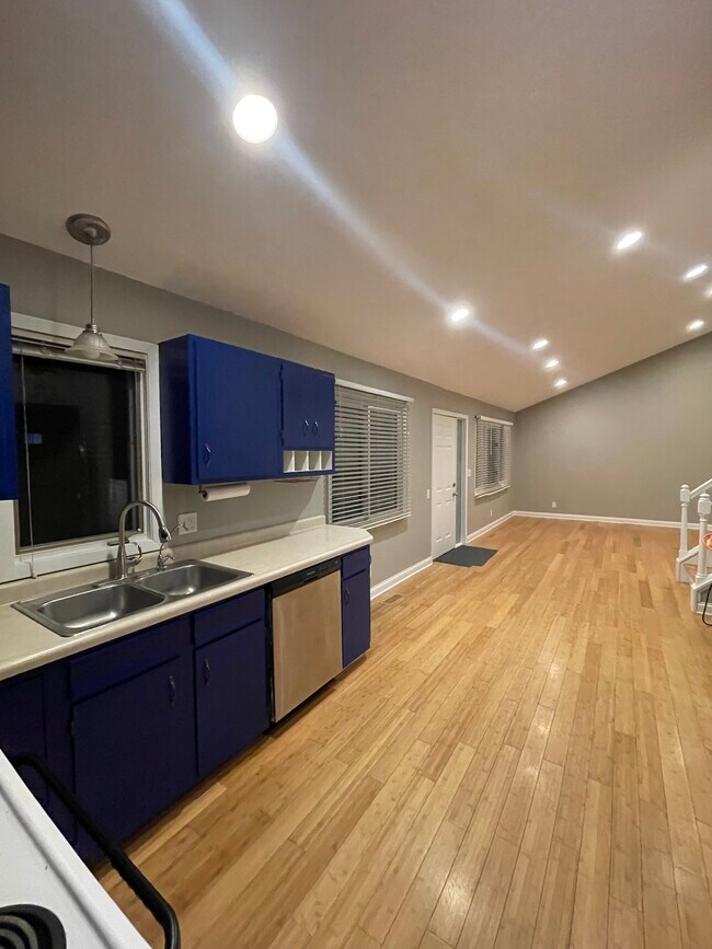 Building Photo - 12665 Tussock Ct