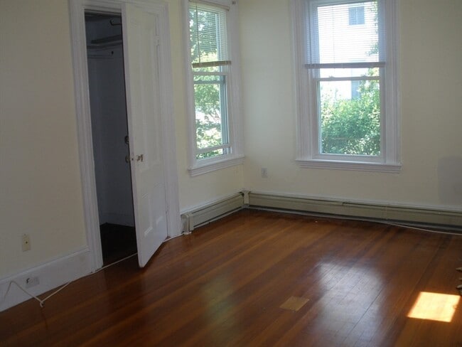 Building Photo - 518 Watertown St