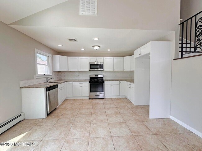 Building Photo - 405 Old Bridge Rd