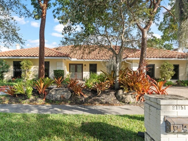 Foto del edificio - 21151 NE 22nd Ct