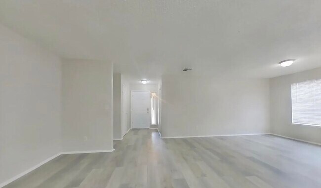 Foto del edificio - Available Now And Ready To Move In.